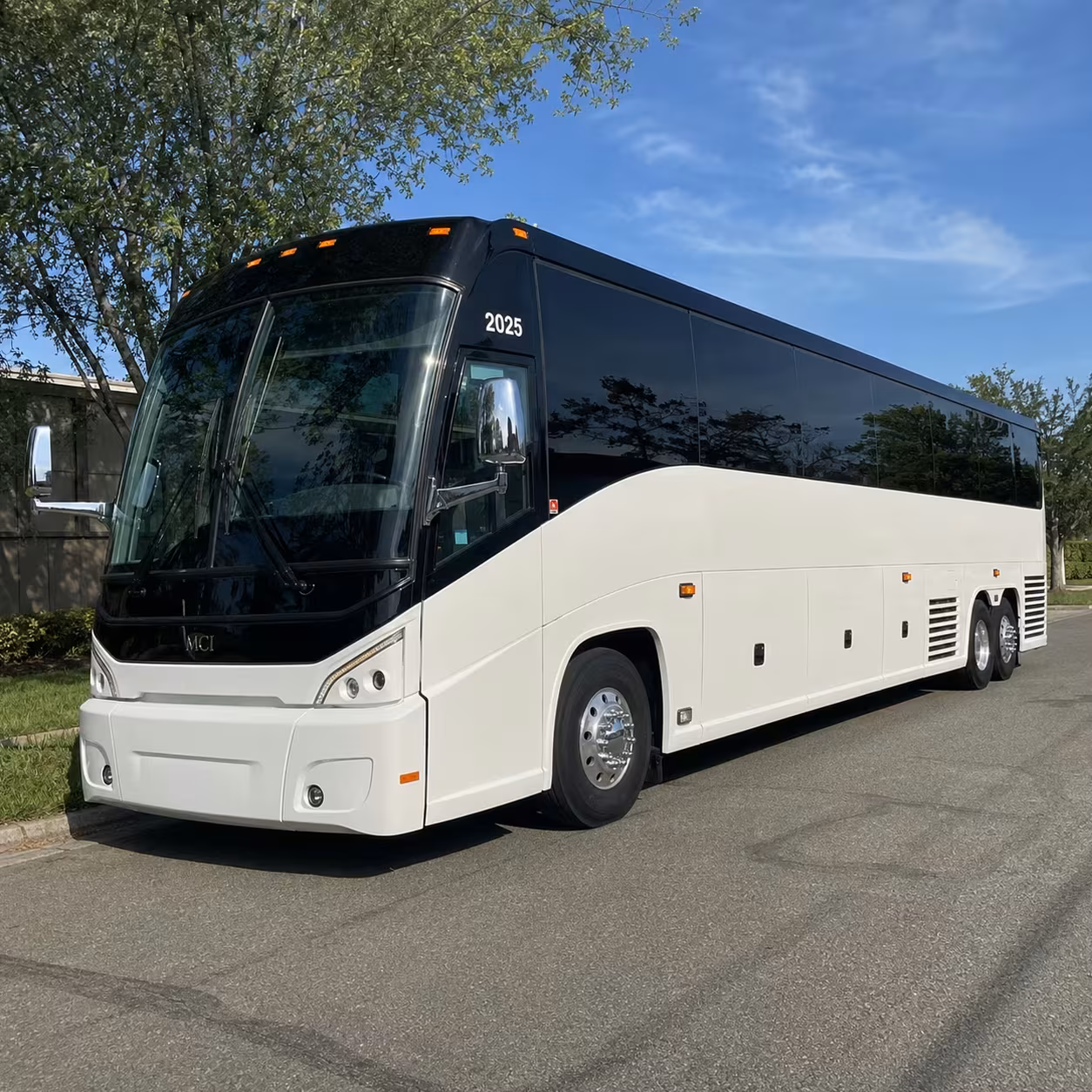 long distance shuttle buses for pawtucket schools and universities