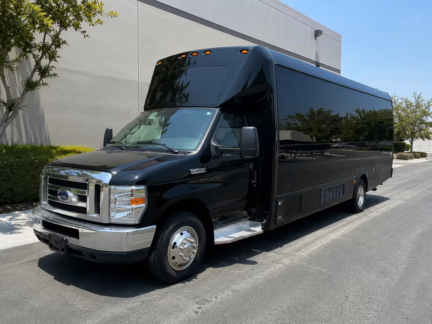 pawtucket prom party bus rentals to ballrooms and banquet halls
